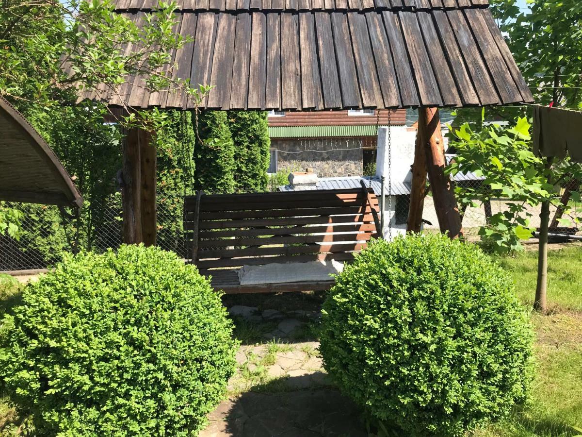 Садиба Червона Калина Private Estate Chervona Kalyna 亚列姆切 外观 照片